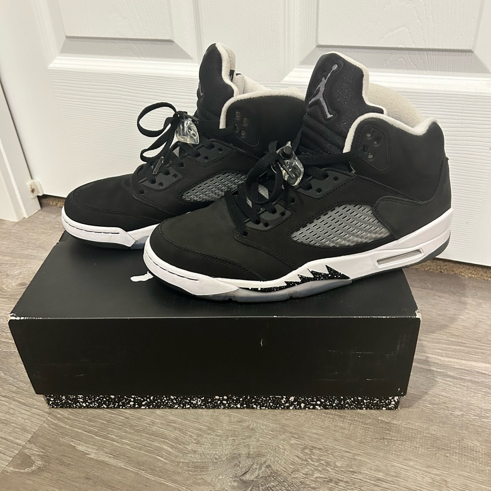 Jordan 5 Retro Black and White “Oreo’s”Sneakers